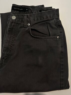 Calvin Klein Jeans Men's Relaxed Fit Jeans in Black